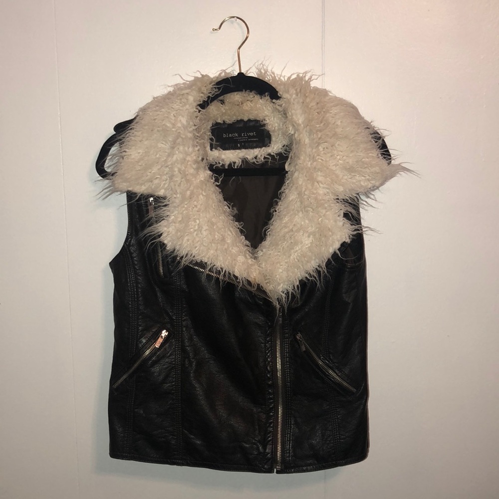 New WILSONS LEATHER (Black Rivet) Leather Vest